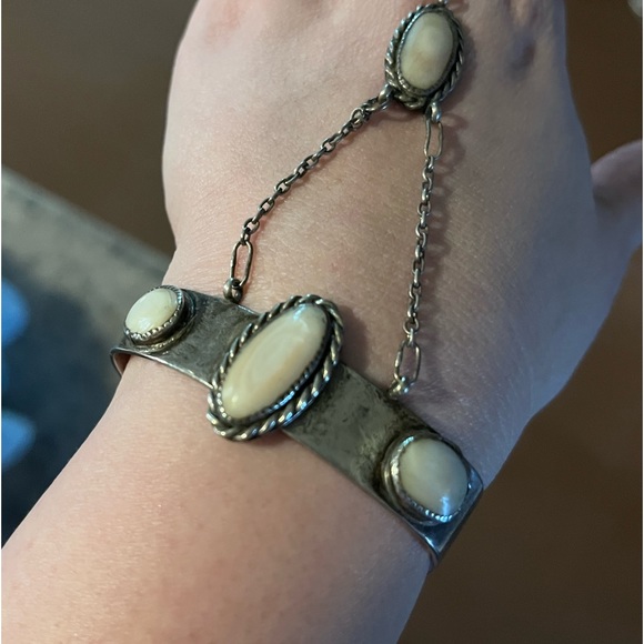 Authentic & Stamped Sterling Silver / Mother of Pearl Vintage Cuff/Bracelet - Picture 2 of 6